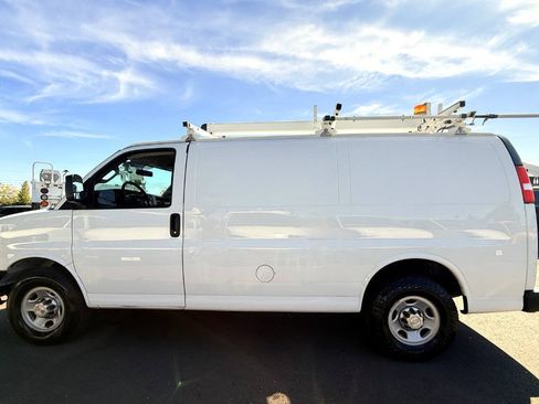Used 2016 Chevrolet Express 2500 RWD image 5