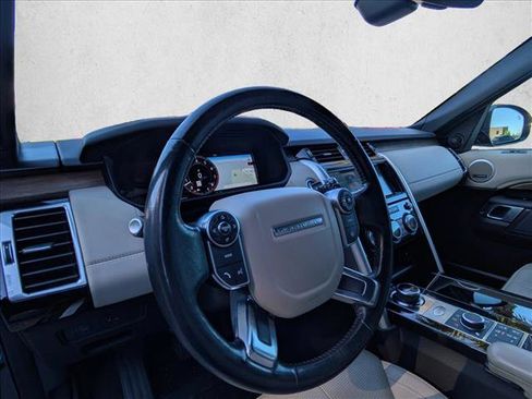 Used 2018 Land Rover Discovery HSE AWD/4WD image 10