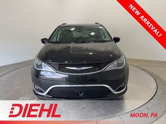 Used 2019 Chrysler Pacifica Touring-L w/ Advanced Safetytec Group FWD video 2