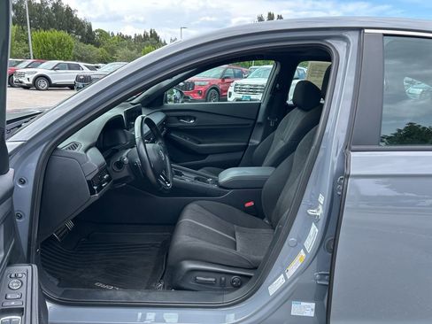 Used 2023 Honda Accord Sport image 9