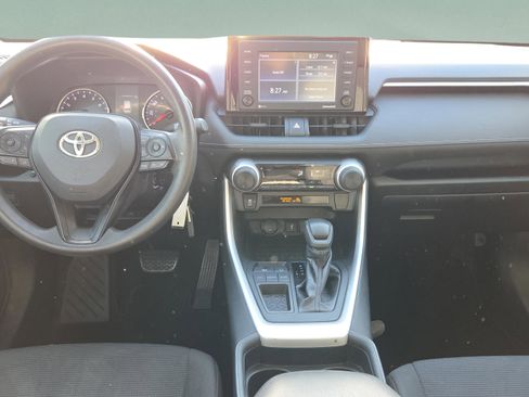 Used 2020 Toyota RAV4 LE image 14