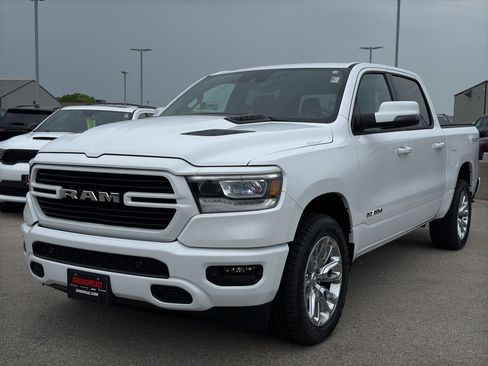 Used 2023 RAM 1500 Laramie AWD/4WD image 2