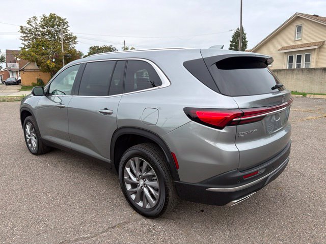 Used 2025 Buick Enclave Preferred AWD/4WD image 5