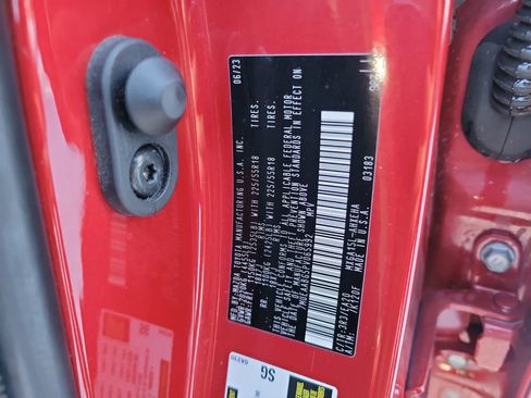 Used 2023 Toyota Corolla Cross XLE image 22