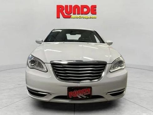 Used 2013 Chrysler 200 Touring FWD image 8