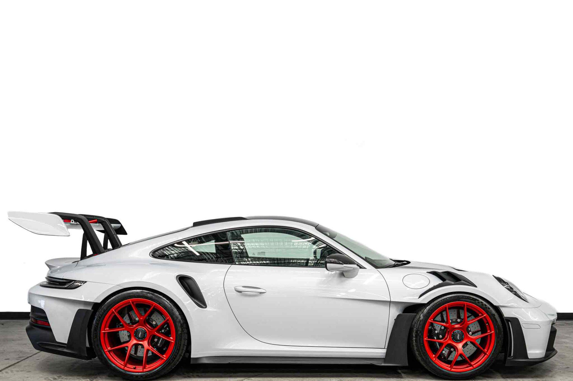 Used 2025 Porsche 911 GT3 RS RWD image 2