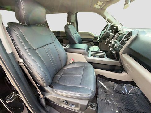 Used 2017 Ford F150 XLT w/ Equipment Group 302A Luxury image 14