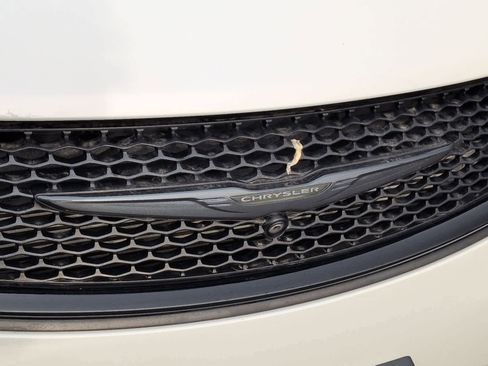 Used 2020 Chrysler Pacifica Touring-L Plus w/ Advanced Safetytec Group image 12