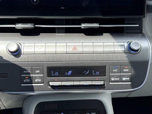 Used 2025 Hyundai Kona SEL AWD/4WD image 11
