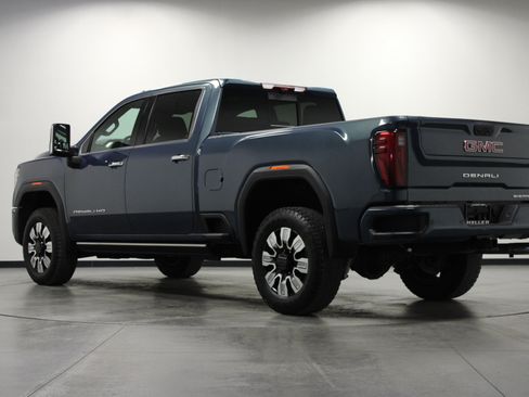 Used 2026 GMC Sierra 2500 Denali w/ Denali Reserve Package AWD/4WD image 6