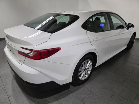 Used 2025 Toyota Camry LE image 5