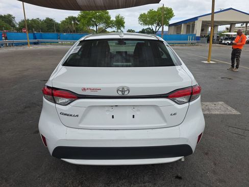 Used 2022 Toyota Corolla LE image 7