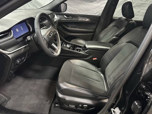 Used 2023 Jeep Grand Cherokee L Laredo AWD/4WD image 16