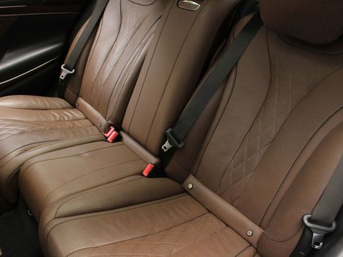 Used 2014 Mercedes-Benz S 550 Sedan image 20