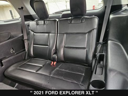 Used 2021 Ford Explorer XLT w/ Equipment Group 202A RWD image 18