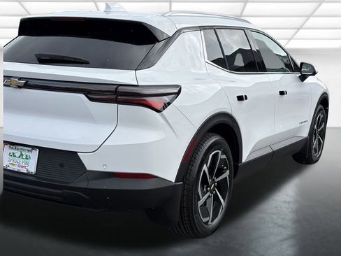 New 2026 Chevrolet Equinox EV LT image 39