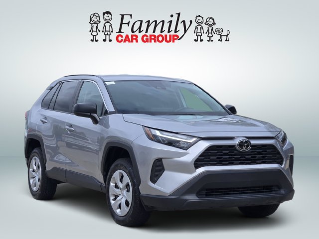 Used 2025 Toyota RAV4 LE AWD/4WD image 2