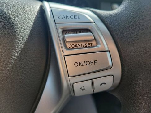 Used 2016 Nissan Rogue SV image 25