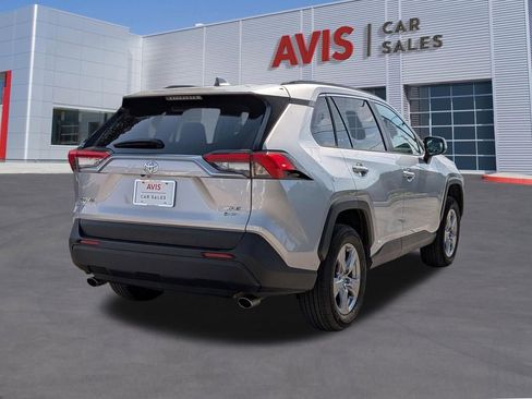 Used 2025 Toyota RAV4 XLE AWD/4WD image 6