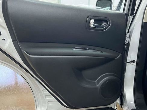 Used 2014 Nissan Rogue S FWD image 17