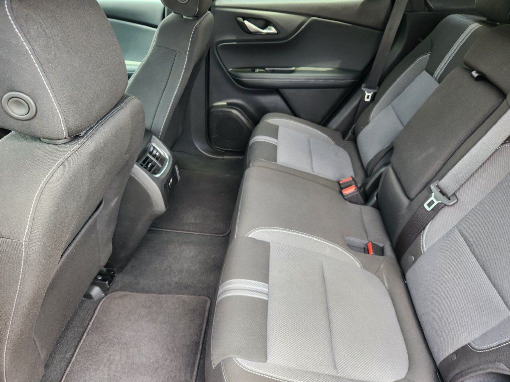Used 2025 Chevrolet Blazer LT FWD image 29