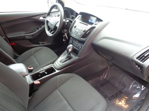 Used 2017 Ford Focus SE image 12