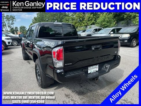 Used 2021 Toyota Tacoma TRD Off-Road w/ TRD Premium Off Road Package AWD/4WD image 6