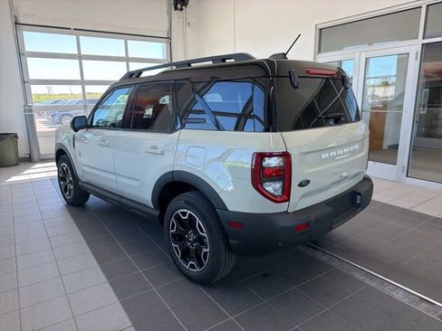 Certified 2025 Ford Bronco Sport Outer Banks w/ Outer Banks Tech Package+ AWD/4WD image 4