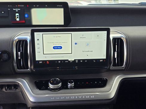 Used 2025 Ford Expedition Platinum w/ Driver's Package image 25