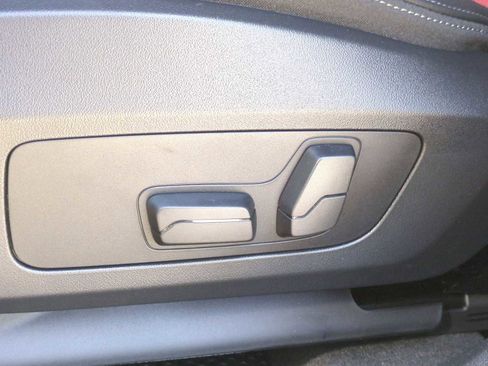 Used 2025 BMW X2 xDrive28i w/ Convenience Package image 18