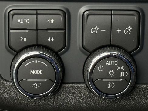 New 2026 Chevrolet Suburban Z71 w/ Z71 Off-Road Package image 18