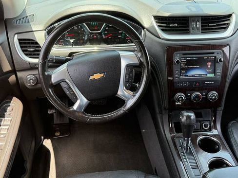 Used 2015 Chevrolet Traverse LT FWD image 13