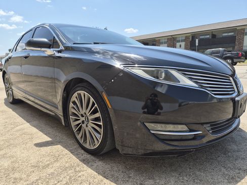 Used 2013 Lincoln MKZ FWD image 3