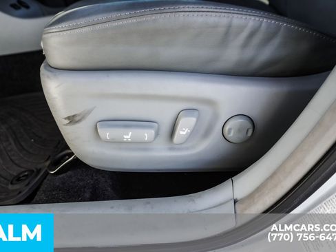 Used 2013 Toyota Prius One image 37