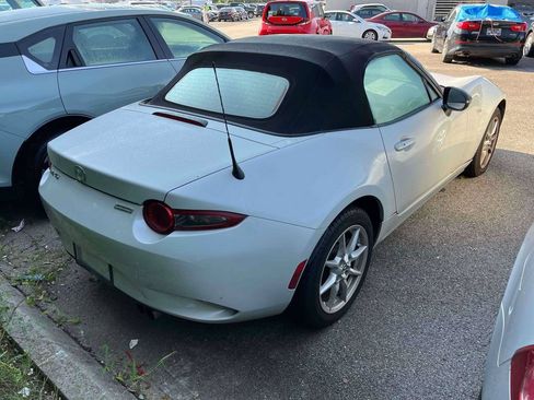 Used 2016 MAZDA MX-5 Miata Sport RWD image 5