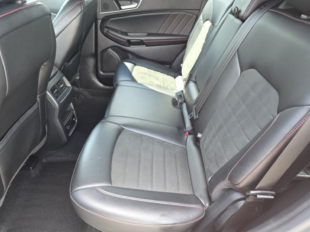 Used 2021 Ford Edge ST-Line AWD/4WD image 19