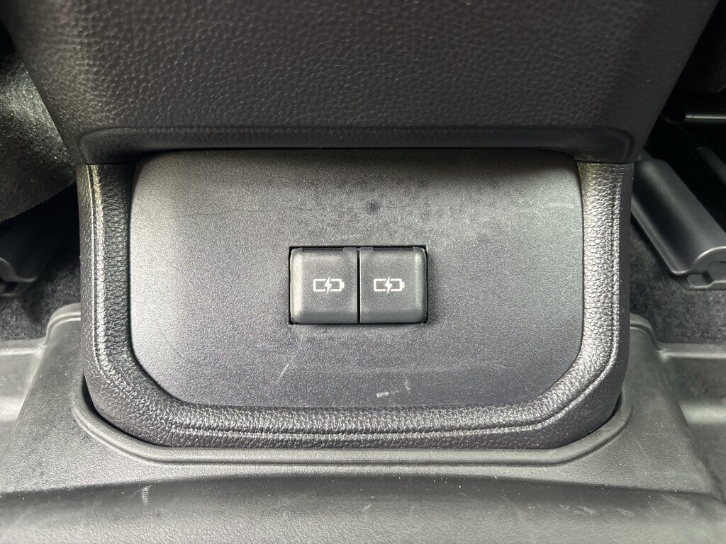 Used 2022 Toyota Highlander XLE AWD/4WD image 31