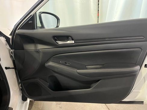 Used 2025 Nissan Altima 2.5 SV w/ SV Special Edition Package image 11