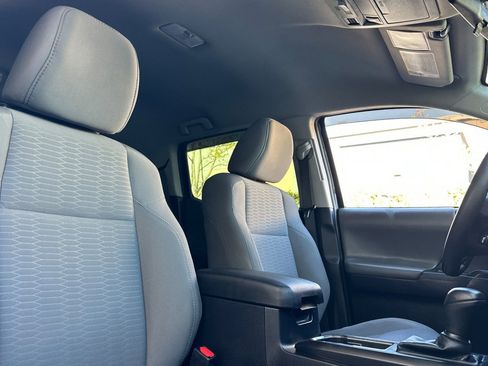 Used 2018 Toyota Tacoma SR image 16