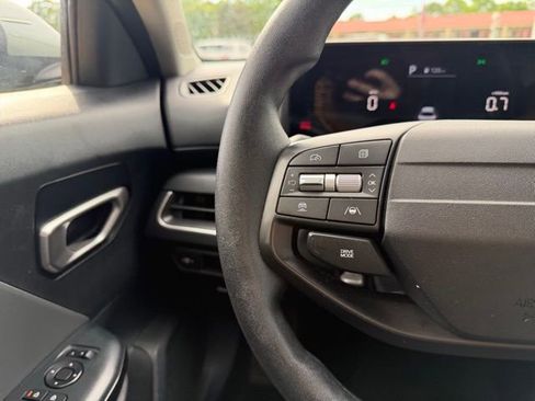 Used 2025 Kia K4 FWD image 31