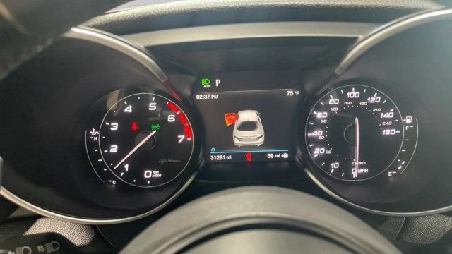 Used 2023 Alfa Romeo Giulia Veloce RWD image 20