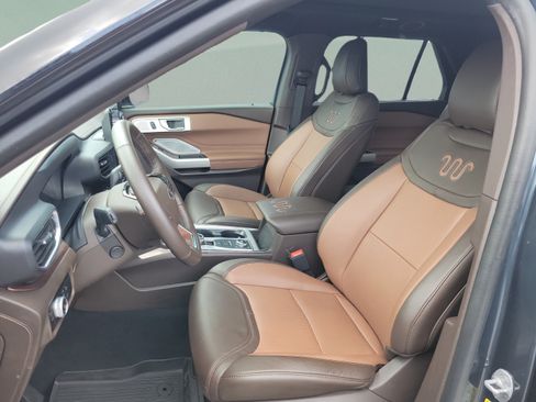Used 2023 Ford Explorer King Ranch w/ Premium Technology Package AWD/4WD image 17