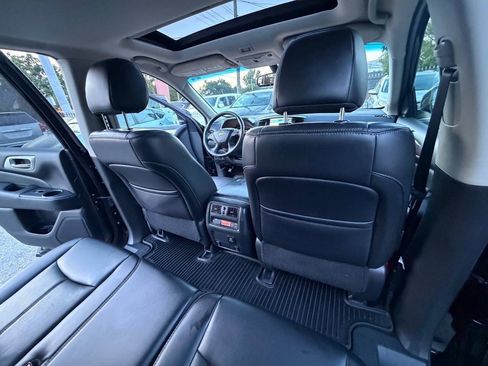 Used 2017 Nissan Pathfinder SL FWD image 19
