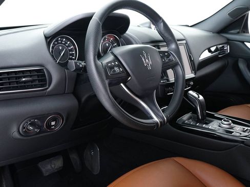 Used 2023 Maserati Levante GT AWD/4WD image 4