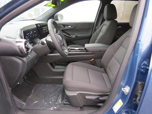 New 2025 Chevrolet Equinox LT image 13