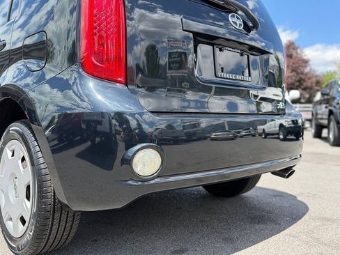 Used 2009 Scion xB FWD image 17