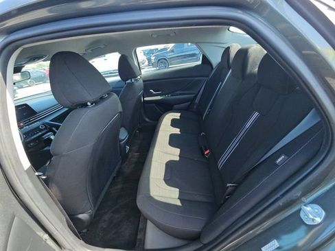 Used 2024 Hyundai Elantra SEL FWD image 11
