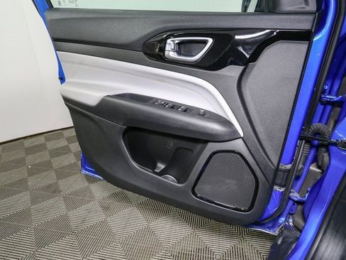 Used 2023 Jeep Compass Limited image 36