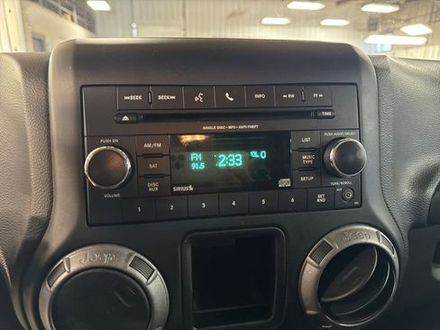 Used 2017 Jeep Wrangler Sport AWD/4WD image 24