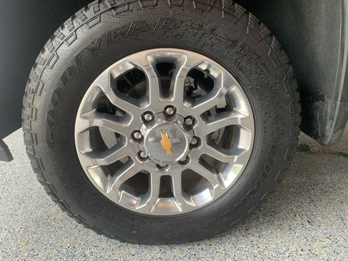 Used 2025 Chevrolet Silverado 2500 LTZ w/ LTZ Convenience Package AWD/4WD image 33